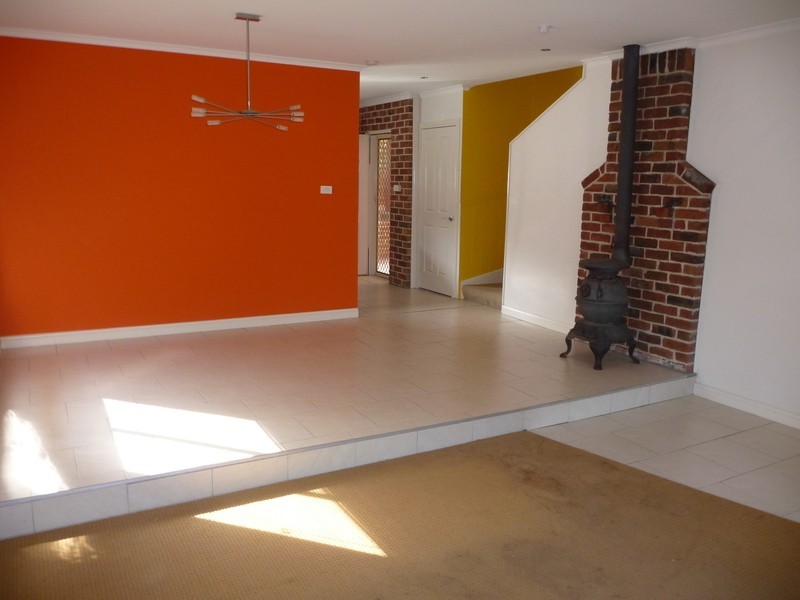 2a Earl Court, Berkeley NSW 2506