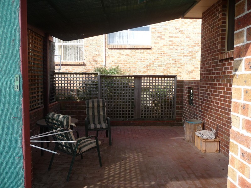 2a Earl Court, Berkeley NSW 2506