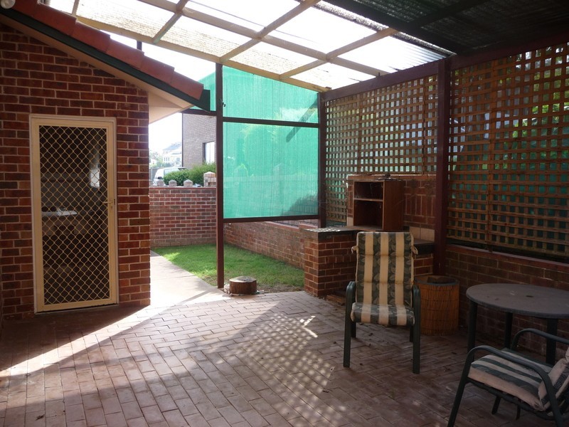 2a Earl Court, Berkeley NSW 2506