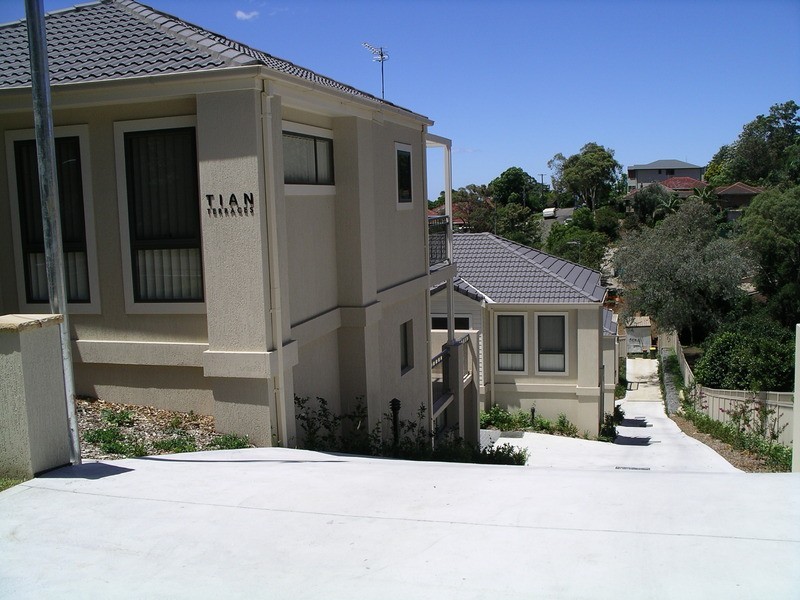 4/21a Woodlawn Avenue, Mangerton NSW 2500