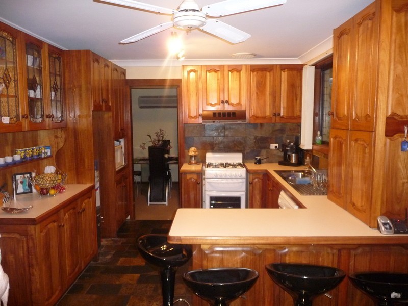 130 Cuthbert Drive, Mount Warrigal NSW 2528