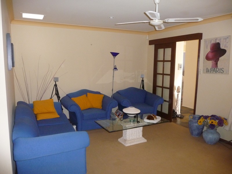 130 Cuthbert Drive, Mount Warrigal NSW 2528
