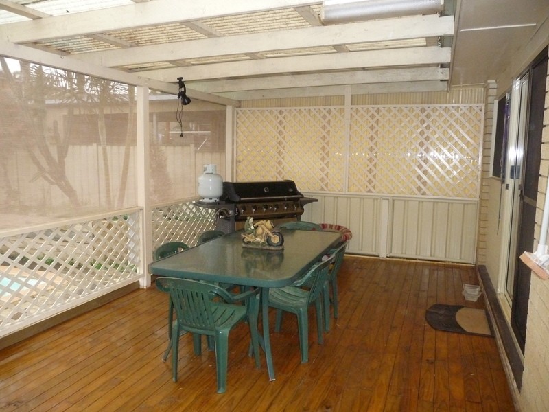 130 Cuthbert Drive, Mount Warrigal NSW 2528