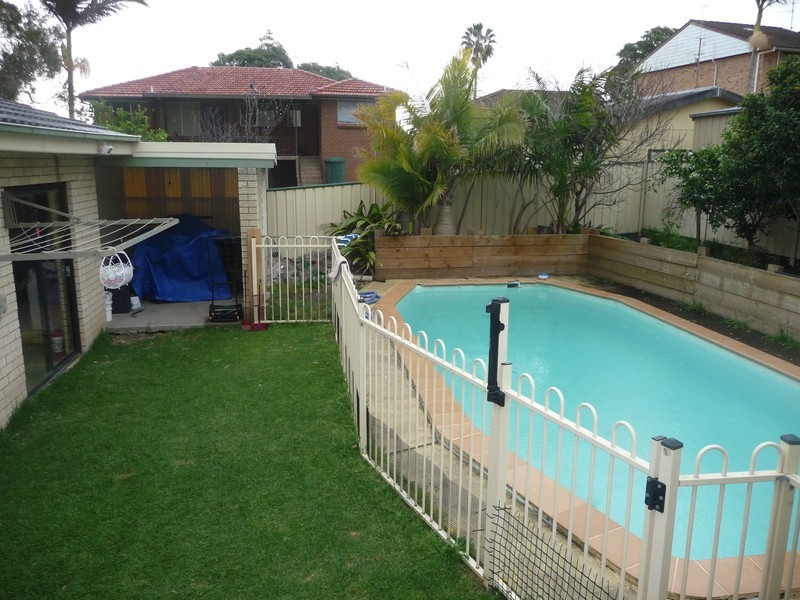 130 Cuthbert Drive, Mount Warrigal NSW 2528