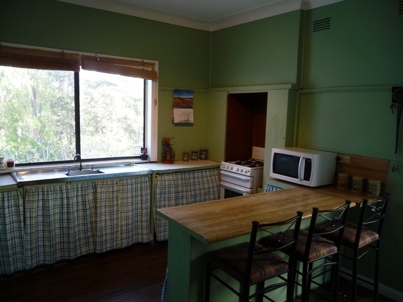 98 Bulli Pass Road, Thirroul NSW 2515