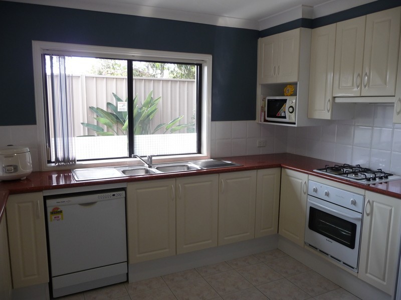 2/73 Gilmore Street, West Wollongong NSW 2500
