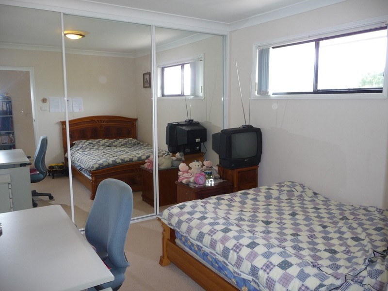 2/73 Gilmore Street, West Wollongong NSW 2500