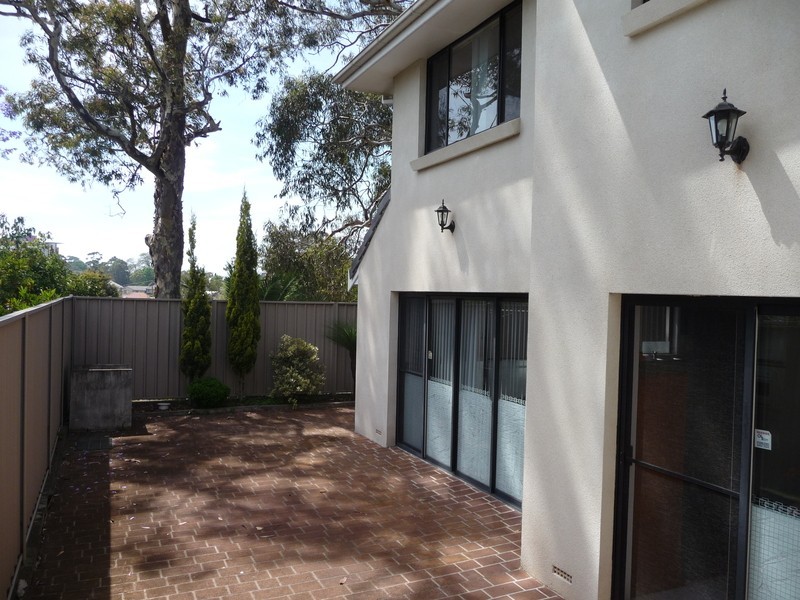 2/73 Gilmore Street, West Wollongong NSW 2500