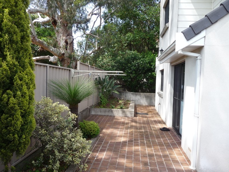 2/73 Gilmore Street, West Wollongong NSW 2500