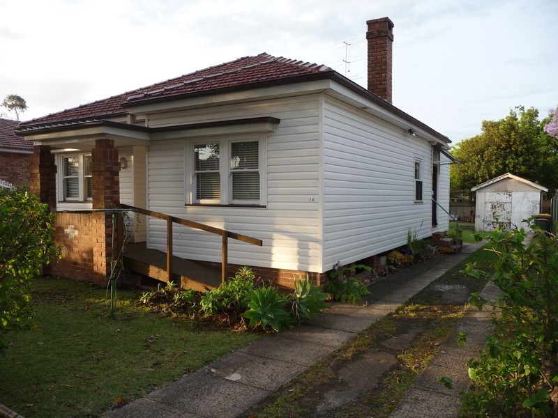 30 Kiernan Avenue, Gwynneville NSW 2500