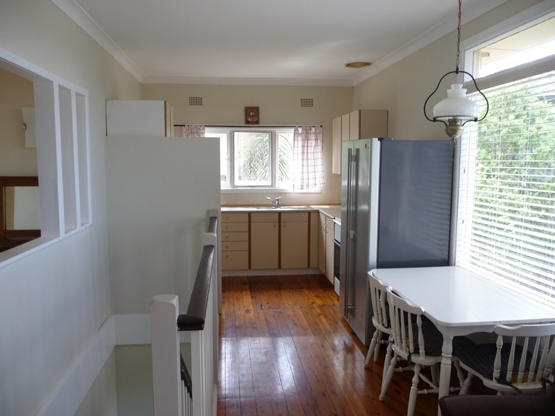 84 Bellevue Rd Road, Figtree NSW 2525