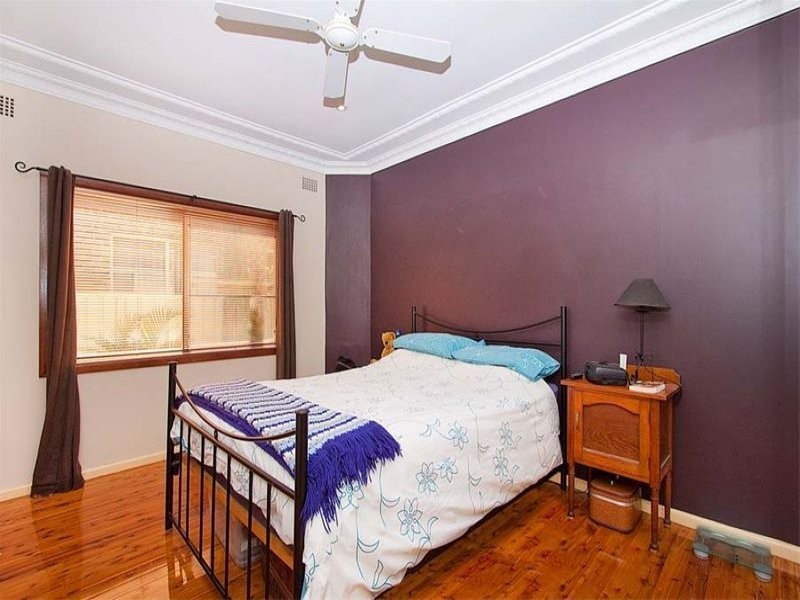 34 Dymock Street, Balgownie NSW 2519