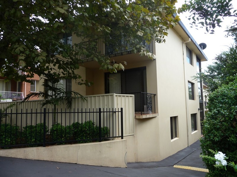 2/4 Loftus Street, Wollongong NSW 2500