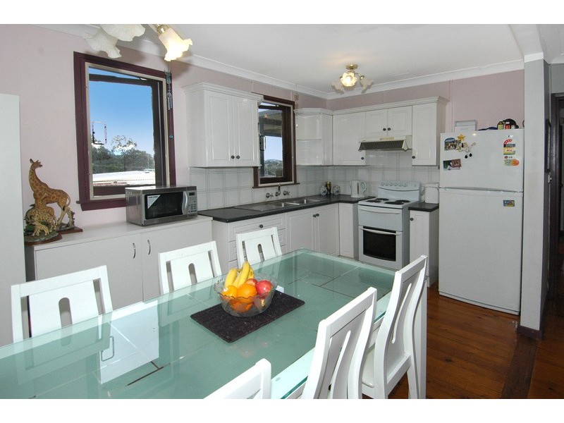 12 Gilba Road, Koonawarra NSW 2530