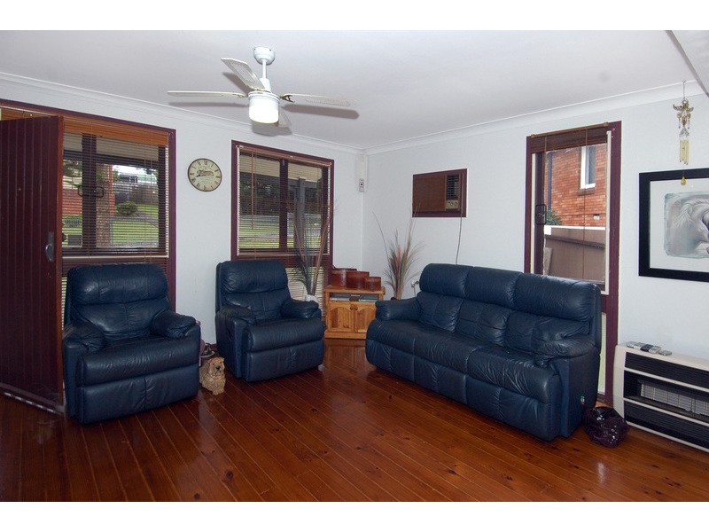 12 Gilba Road, Koonawarra NSW 2530