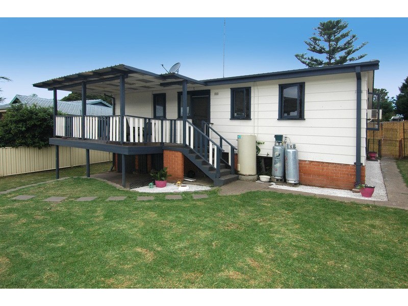 12 Gilba Road, Koonawarra NSW 2530