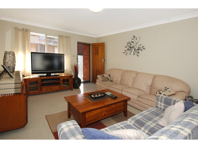 2/27 Underwood Street, Corrimal NSW 2518