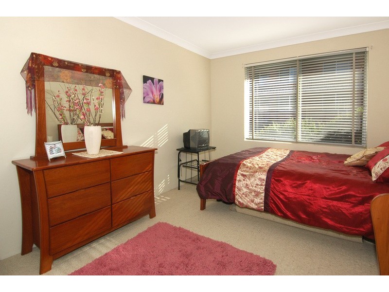 2/27 Underwood Street, Corrimal NSW 2518