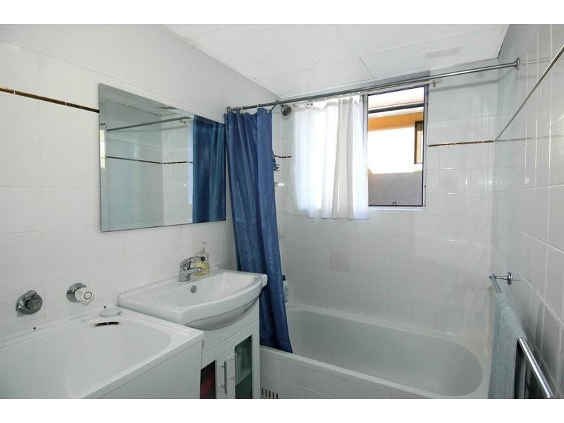 2/27 Underwood Street, Corrimal NSW 2518