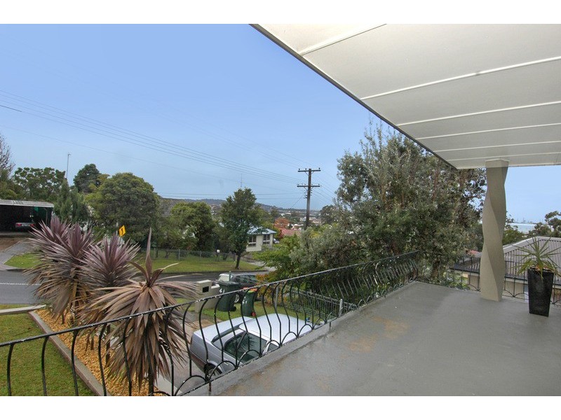 41 Blackman Parade, Unanderra NSW 2526