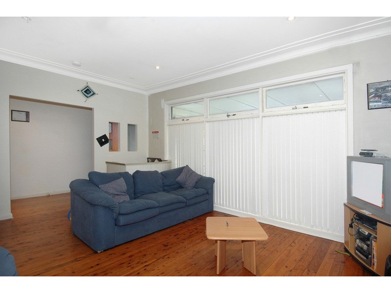 41 Blackman Parade, Unanderra NSW 2526