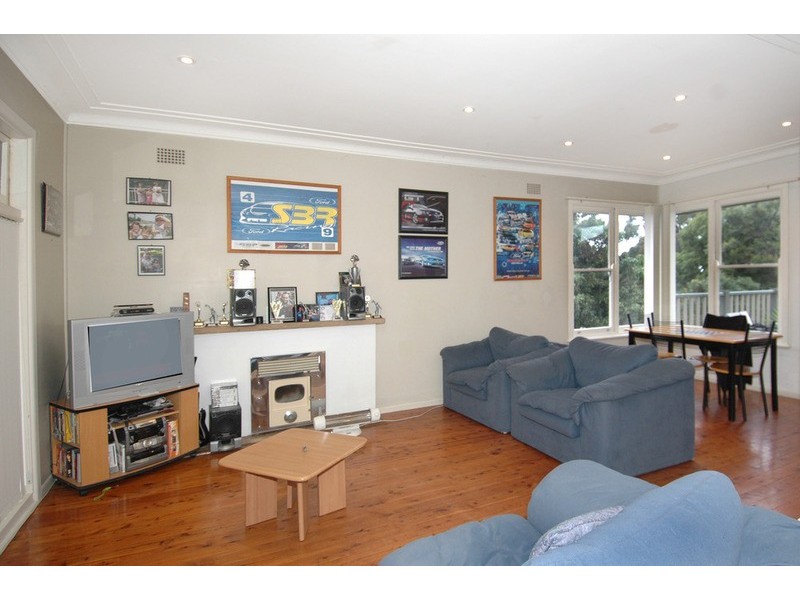 41 Blackman Parade, Unanderra NSW 2526