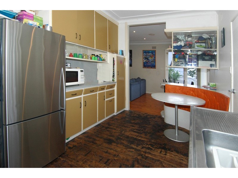 41 Blackman Parade, Unanderra NSW 2526