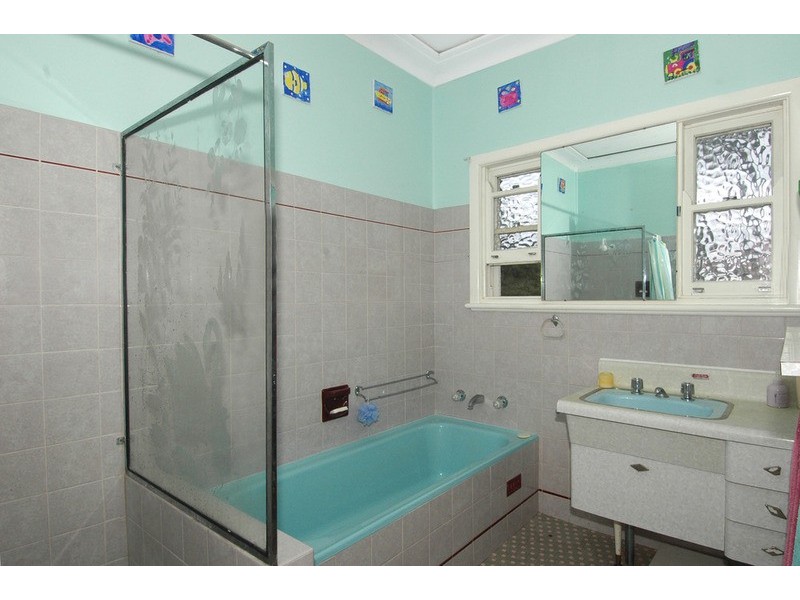 41 Blackman Parade, Unanderra NSW 2526