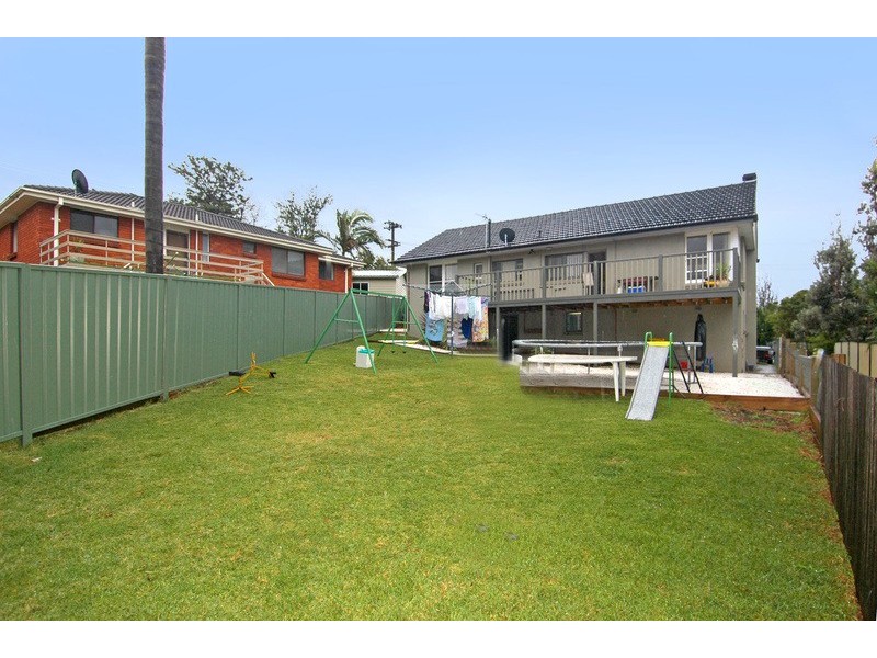 41 Blackman Parade, Unanderra NSW 2526
