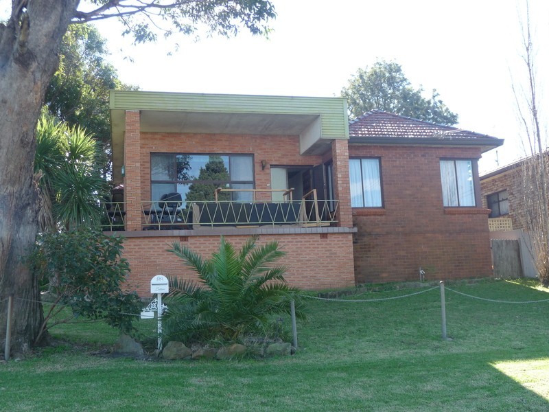 20 Hassan Street, Lake Heights NSW 2502