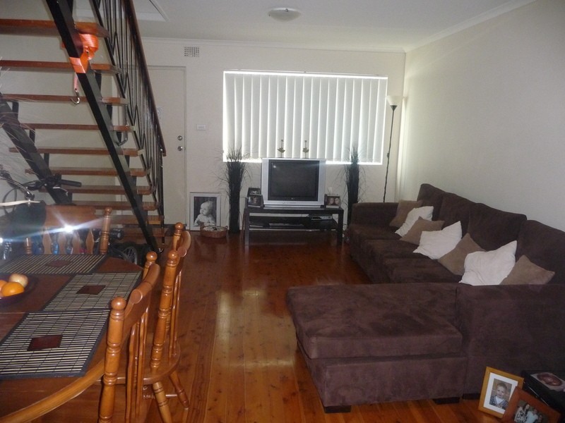 6/16 Railway Street, Corrimal East NSW 2518