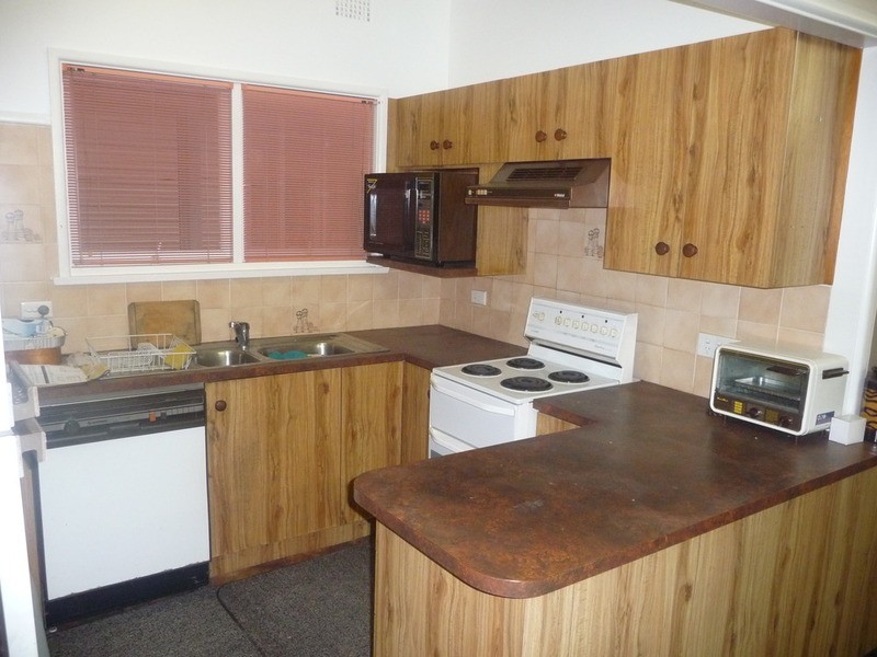 16 Booyong Street, West Wollongong NSW 2500