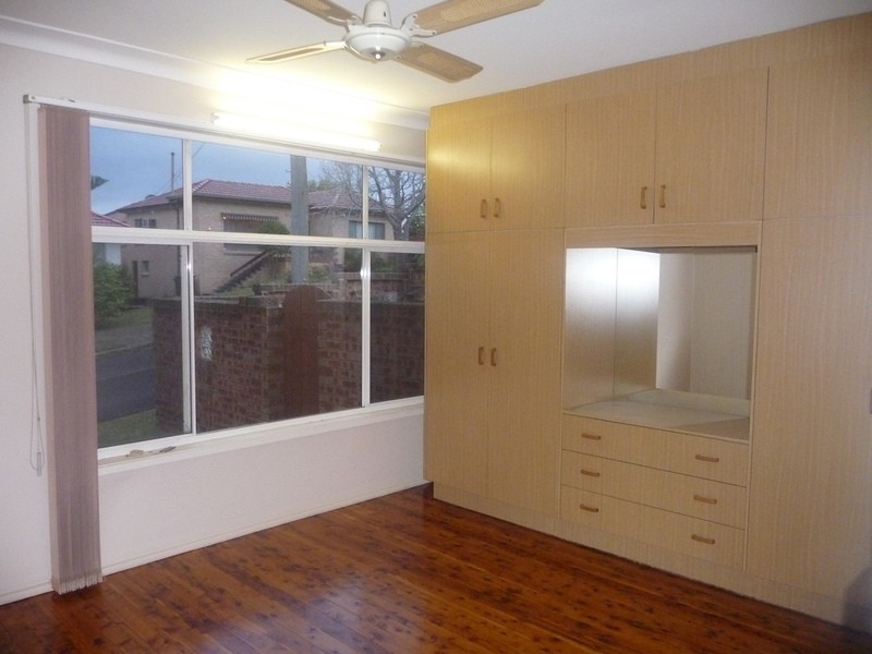 16 Booyong Street, West Wollongong NSW 2500