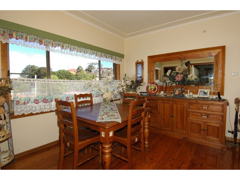 62 Denise Street, Lake Heights NSW 2502