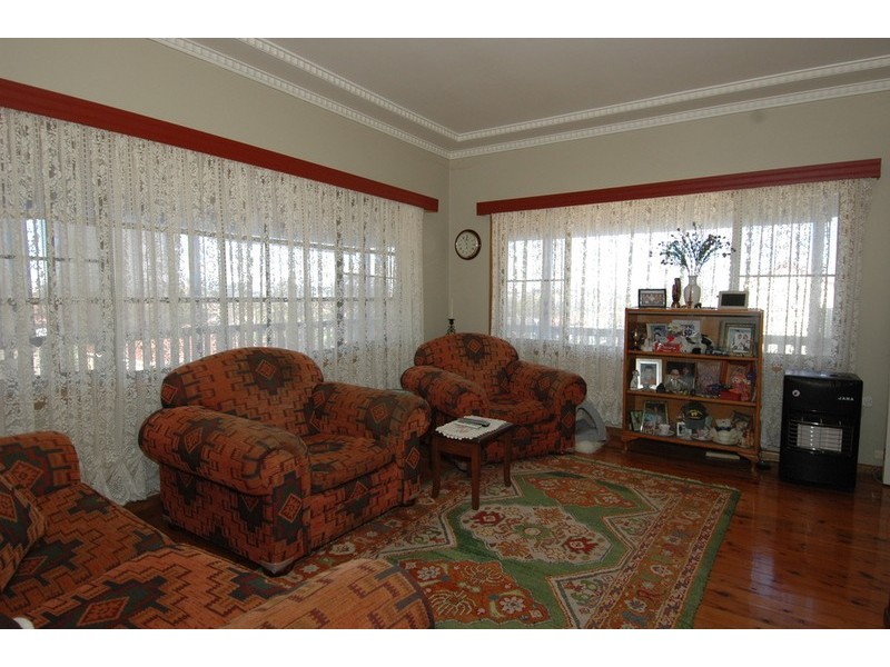 62 Denise Street, Lake Heights NSW 2502