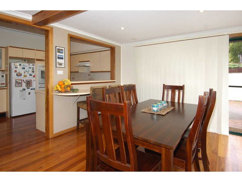 10 Beveles Avenue, Unanderra NSW 2526