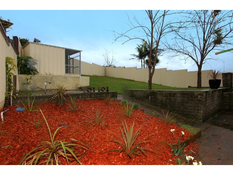 10 Beveles Avenue, Unanderra NSW 2526