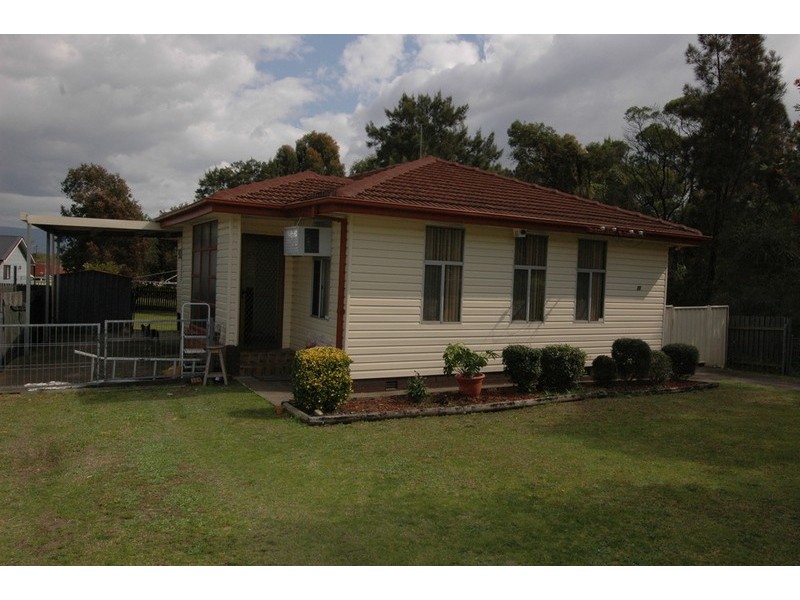 14 Caroona Street, Berkeley NSW 2506