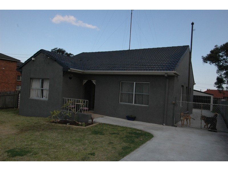 7 Todd Street, Warrawong NSW 2502