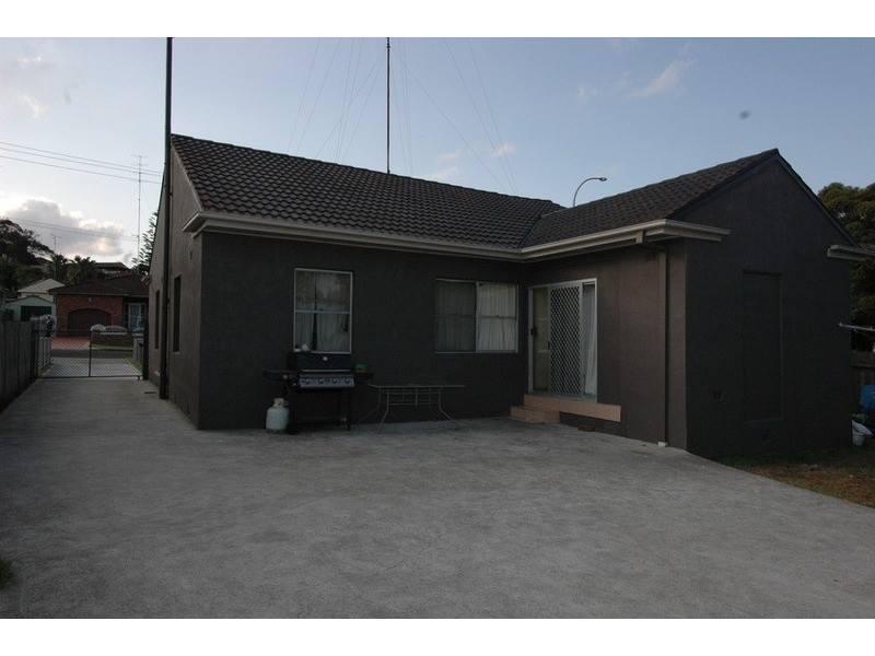 7 Todd Street, Warrawong NSW 2502