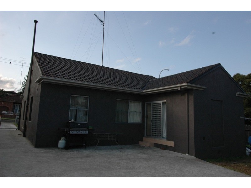 7 Todd Street, Warrawong NSW 2502
