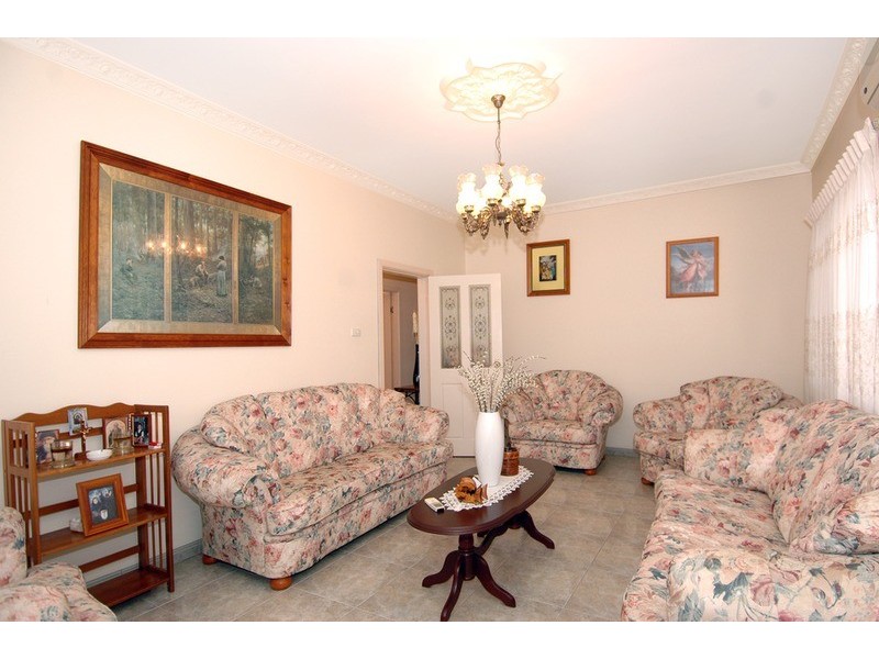 38 Collins Street, Corrimal NSW 2518