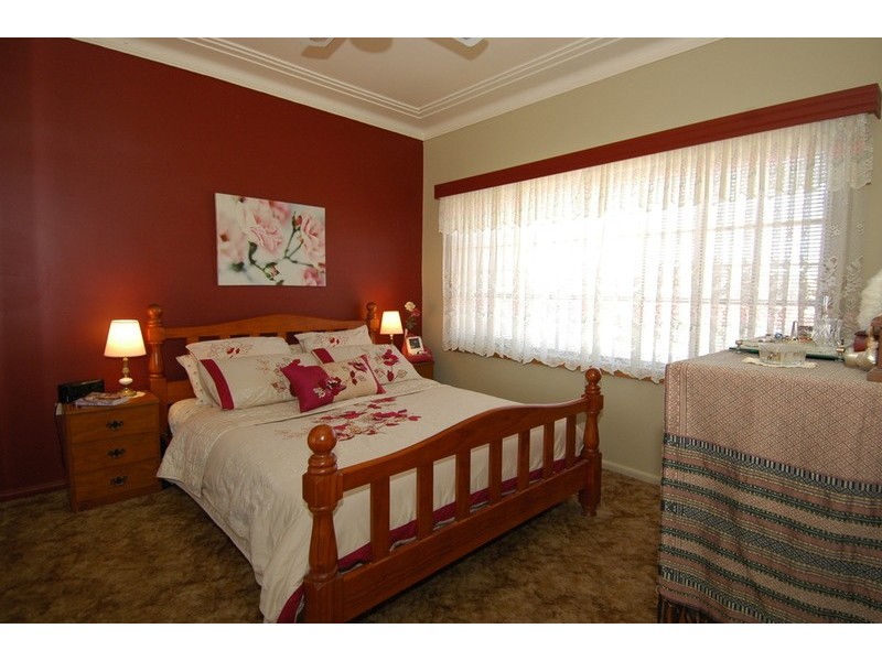 62 Denise Street, Lake Heights NSW 2502