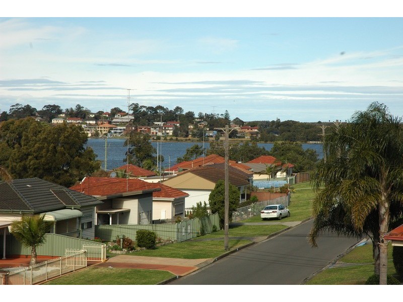 62A Denise Street, Lake Heights NSW 2502