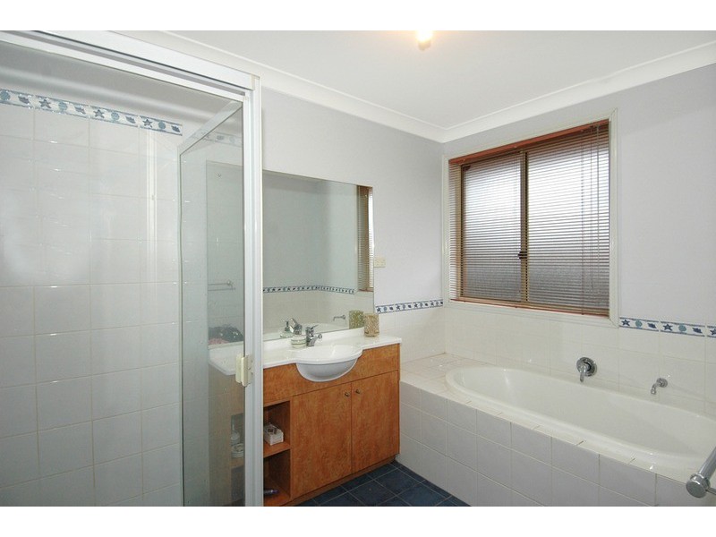 19 Reed Park Place, Horsley NSW 2530