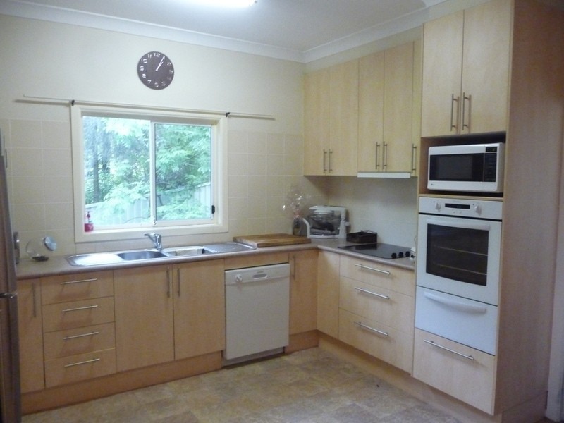 24 Gloria Crescent, Lake Heights NSW 2502