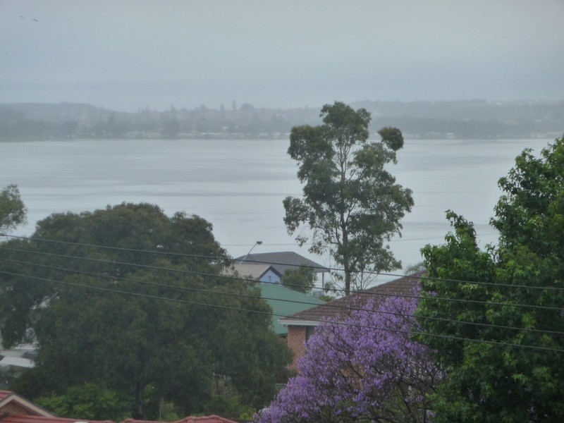 24 Gloria Crescent, Lake Heights NSW 2502