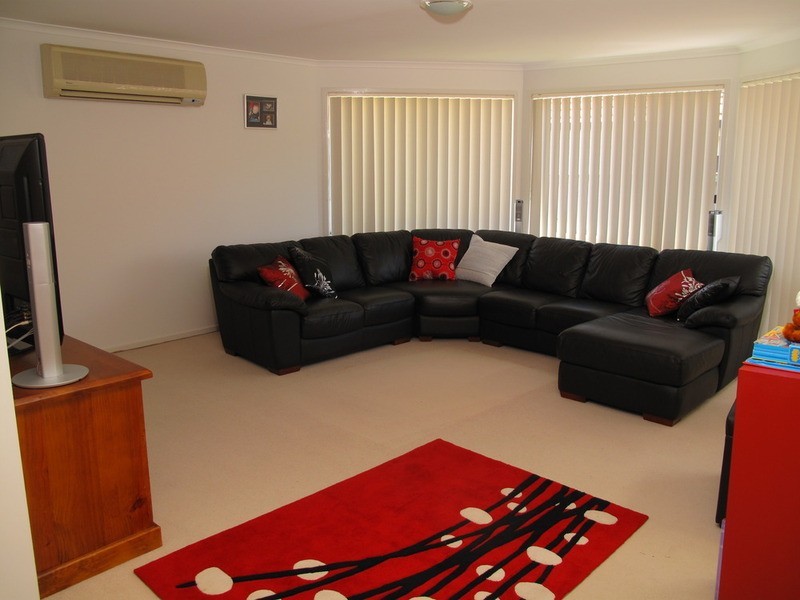 8 Glenwood Grove, Horsley NSW 2530