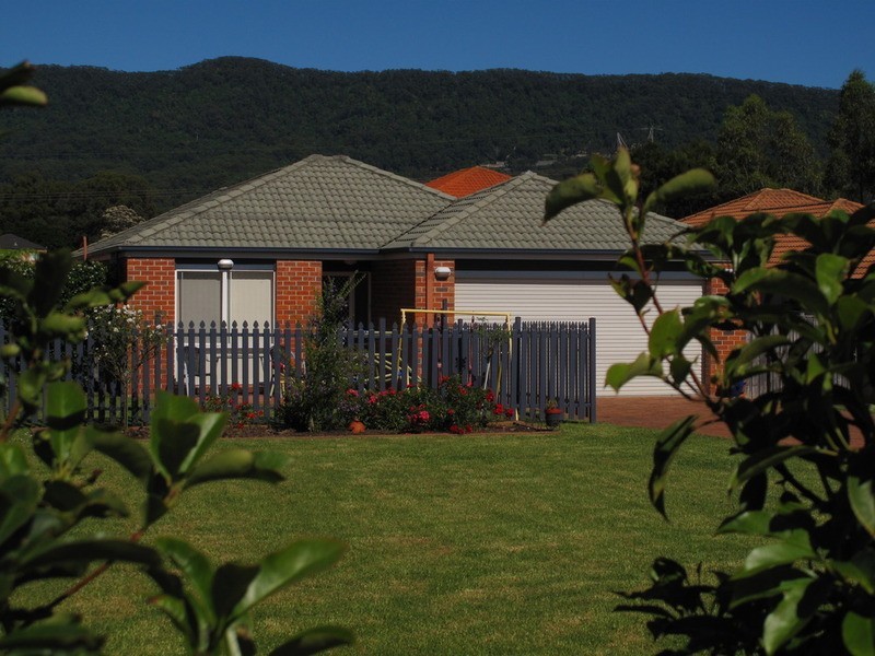8 Glenwood Grove, Horsley NSW 2530