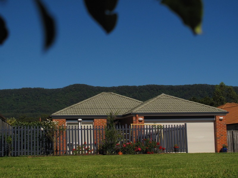 8 Glenwood Grove, Horsley NSW 2530